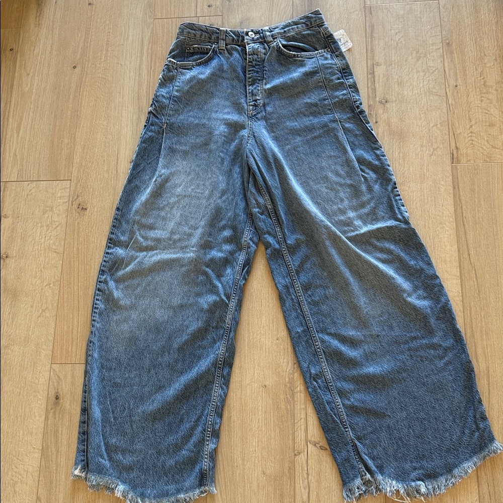 Free people old west slouchy wide leg Jean 28